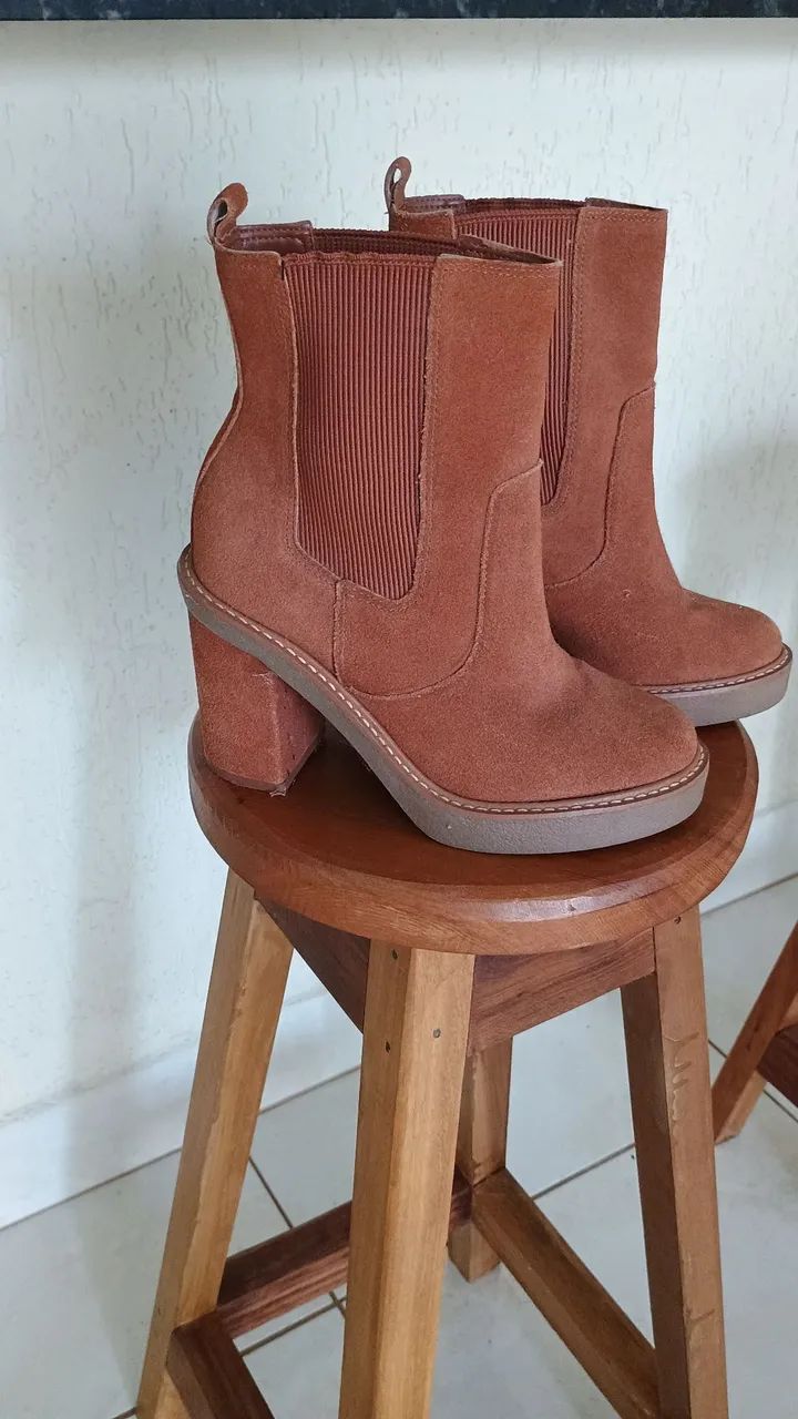 Bota Arezzo camurça  - Foto 3