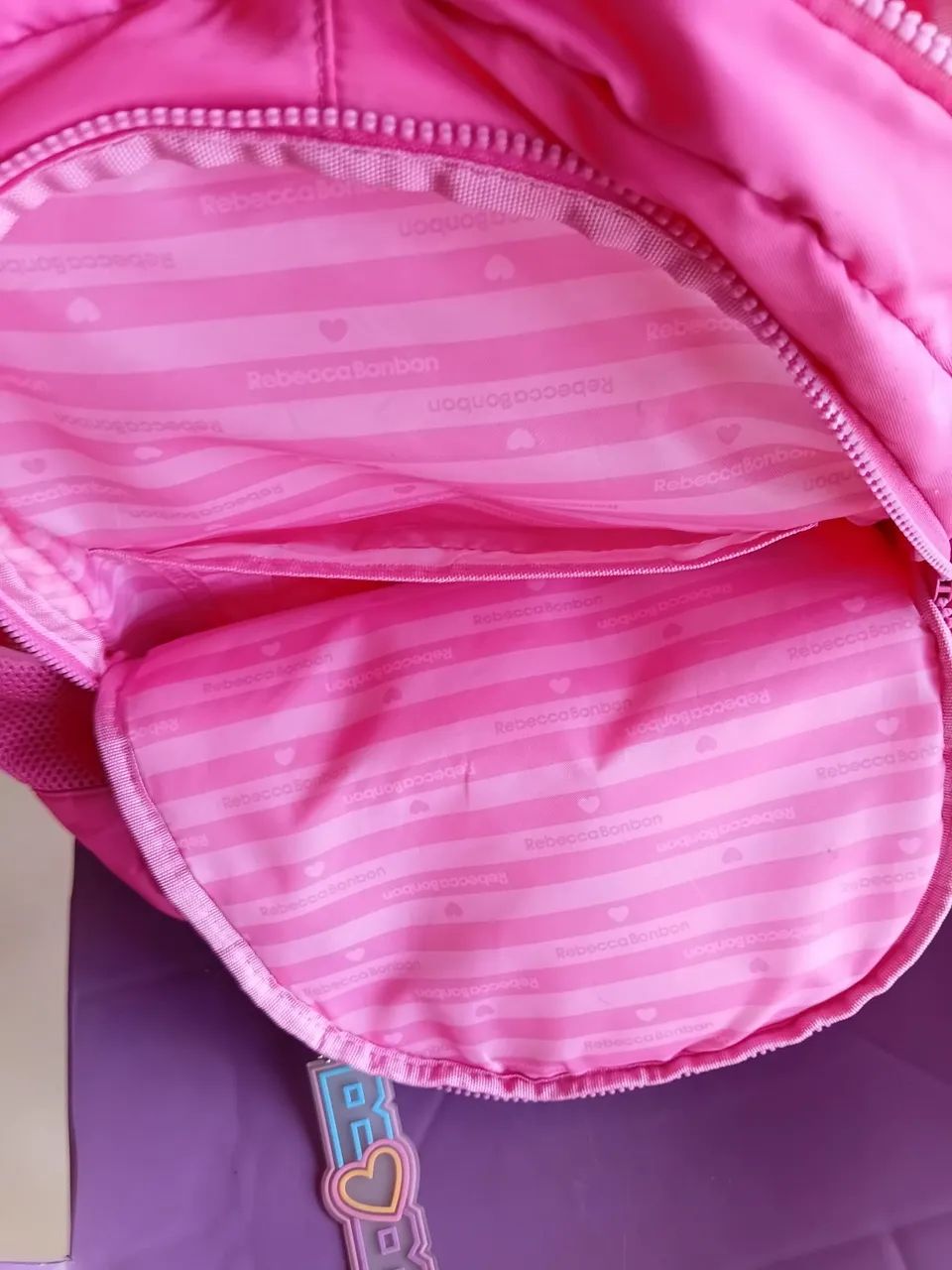 Mochila Rebeca bombom semi nova - Foto 4