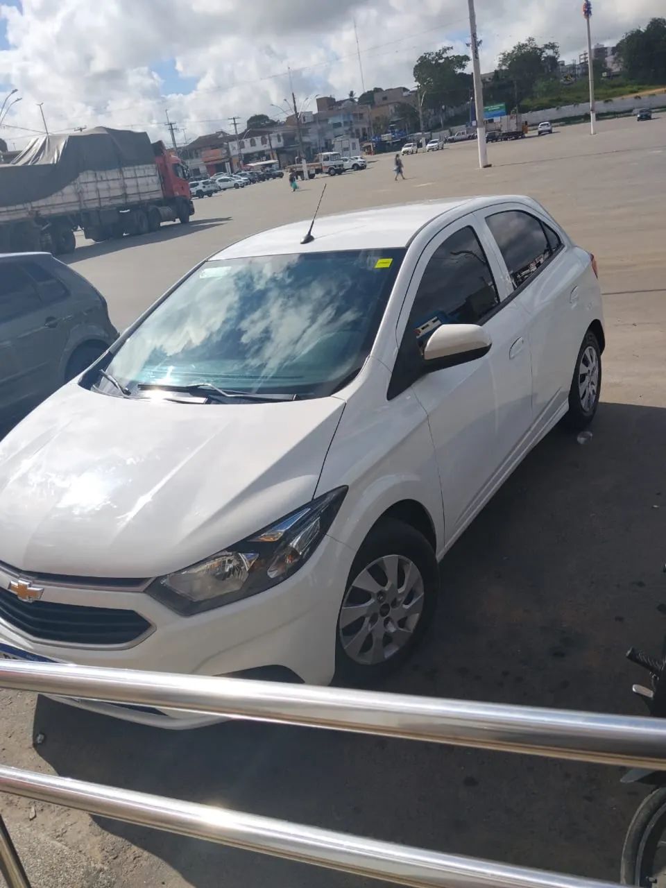 Chevrolet Onix Hatch LT 1.0 8V Flex Mec. 4P 2018 - Foto 3