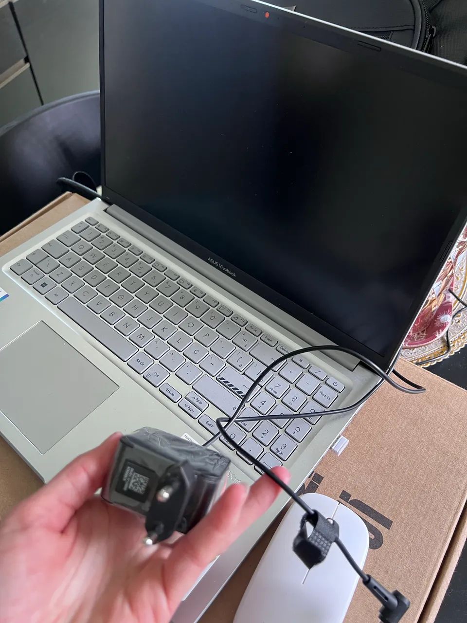 Notebook ASUS VIVOBOOK 8 RAM - Foto 5