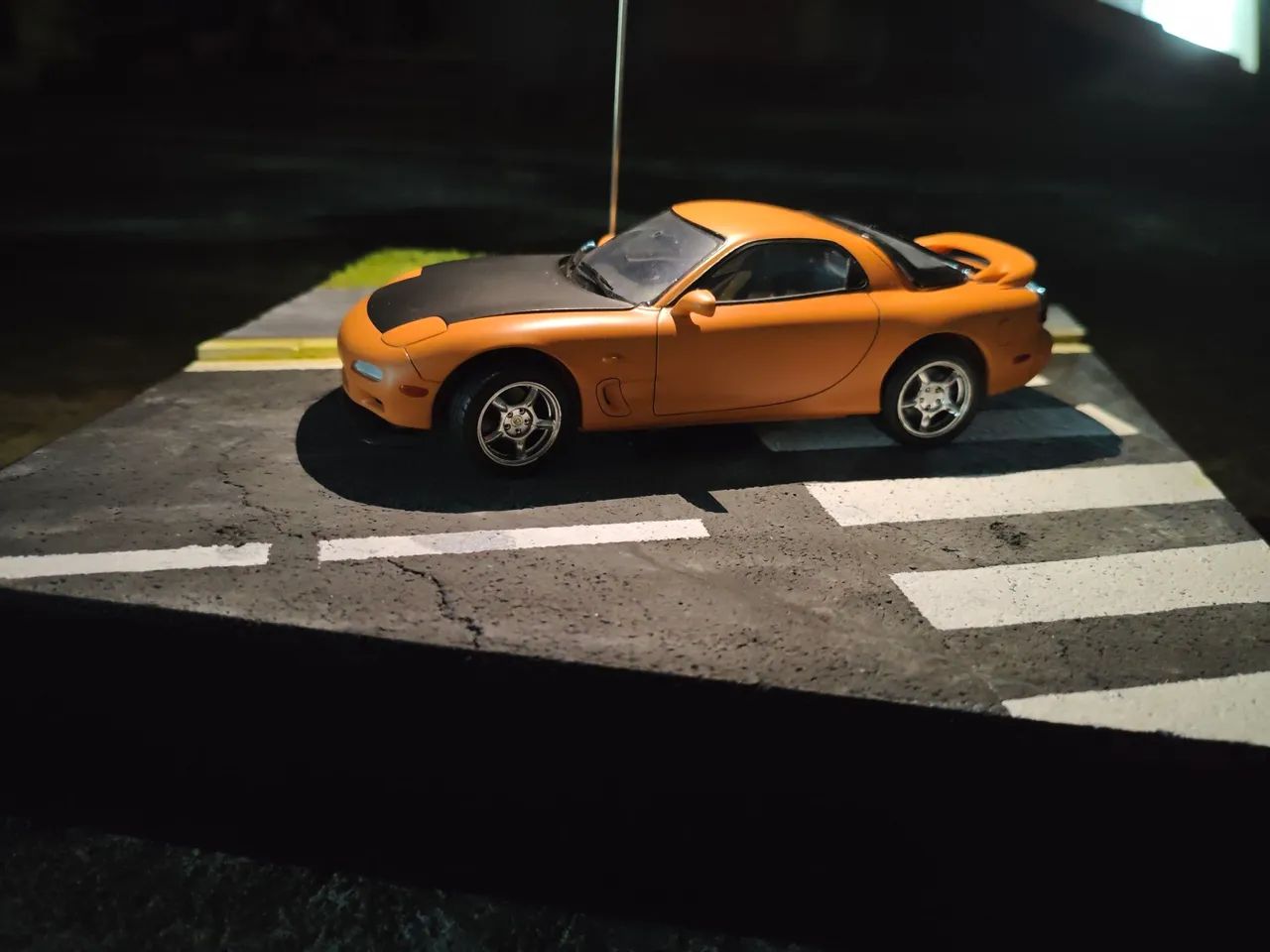 Diorama kit tamiya Mazda RX7. Escala 1/24 - Foto 2