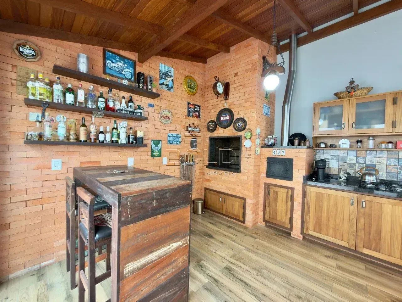 Casa térrea com 4 dormitórios em Coqueiros - Foto 2