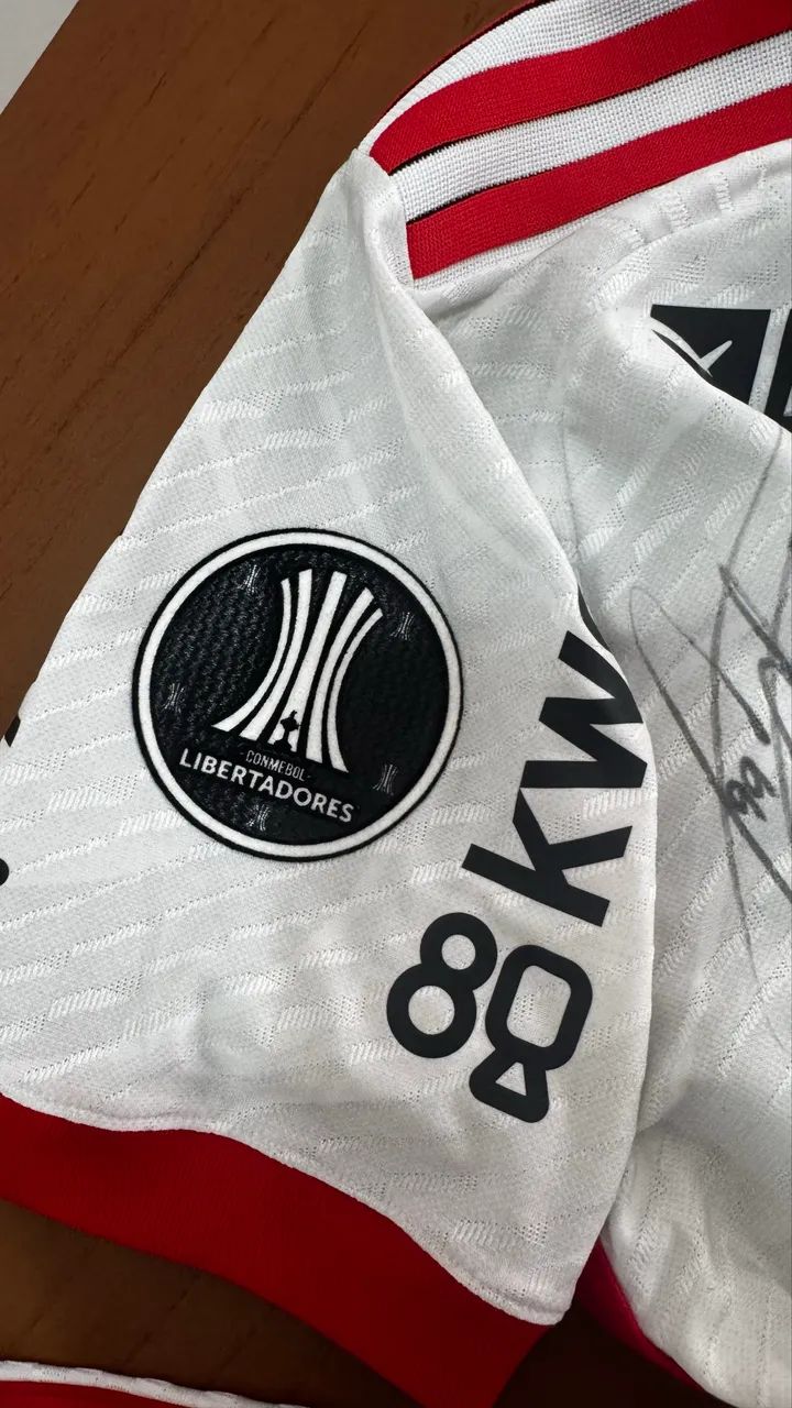 Camisa autografada FLAMENGO - Foto 2