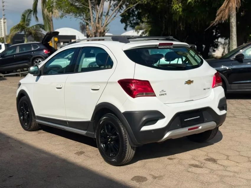 Chevrolet Onix Activ 1.4 8V Flex Aut. 4P 2019 - Foto 4