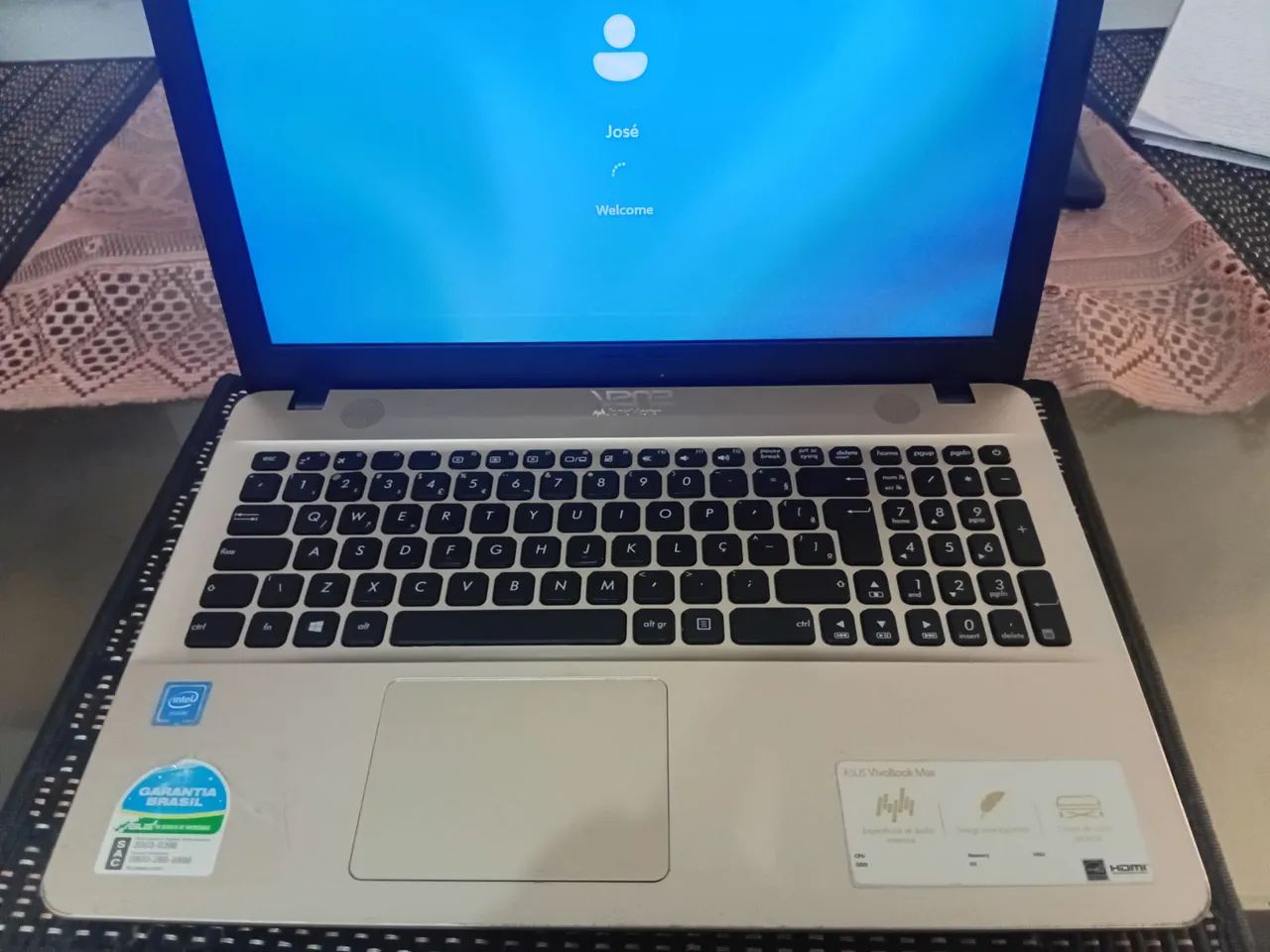 Notebook  ASUS  4 RAM. SSD480 Processador  Intel  com 2 entrada USB e 1 hdmi com drive CD. - Foto 3