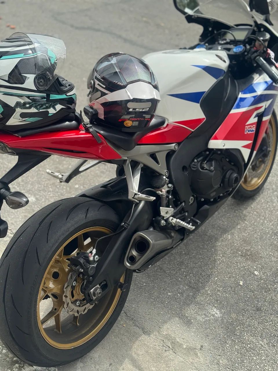 CBR 1000 RR  - Foto 3