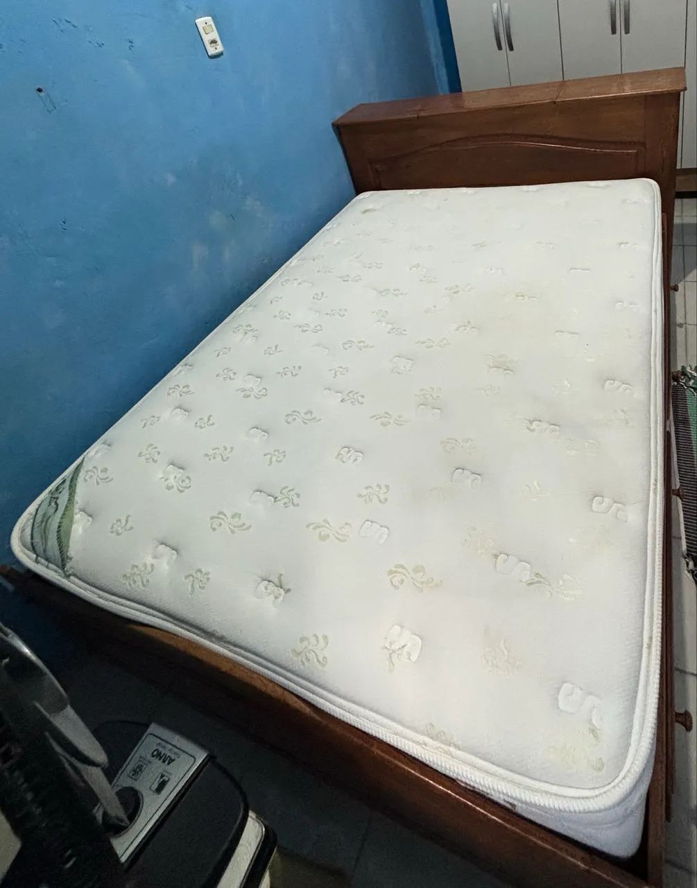 Venda de cama de casal de madeira com gavetas  - Foto 3