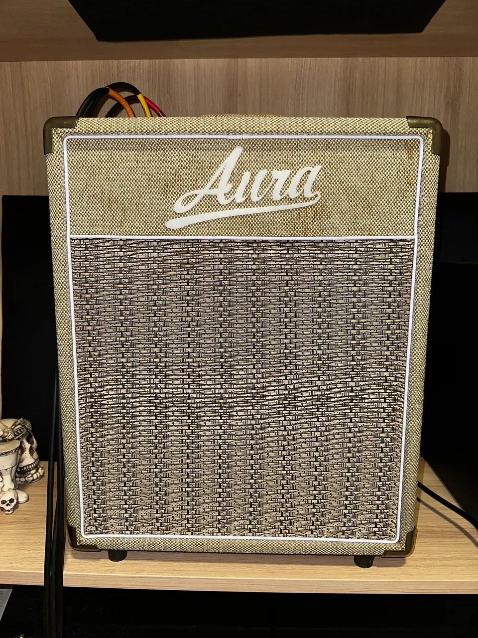 Amplificador valvulado Aura Shine Deluxe 6W c/boosts 