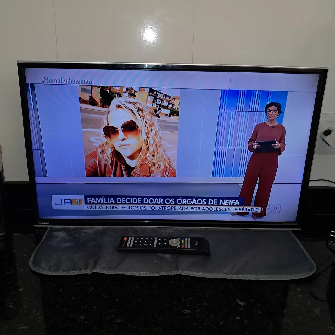 Tv de 32 polegadas, mas controle, (OBS: NÃO SMART) a mesma está funcionando perfeitamente  - Foto 5