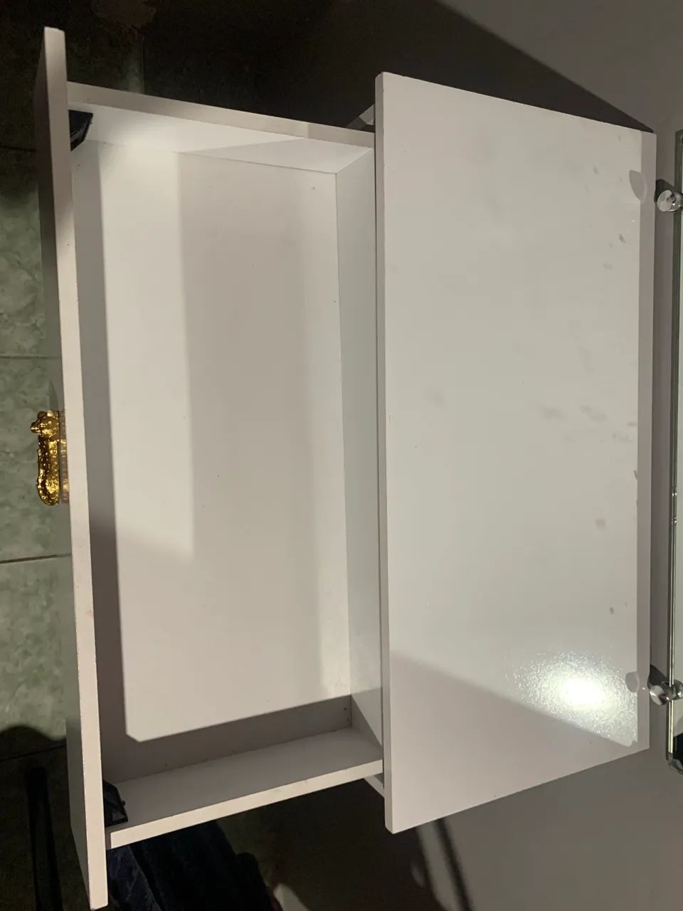 Wall-mounted dressing table64994175376770120