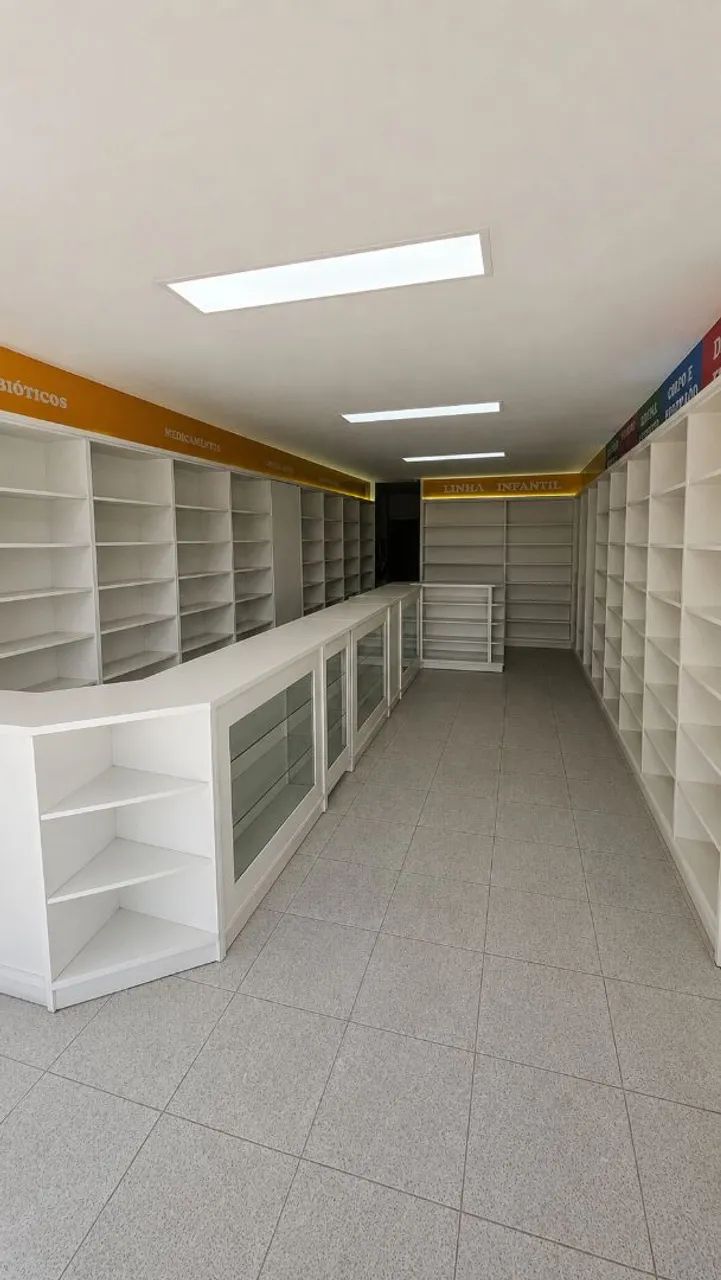 Venda de mobiliário para loja