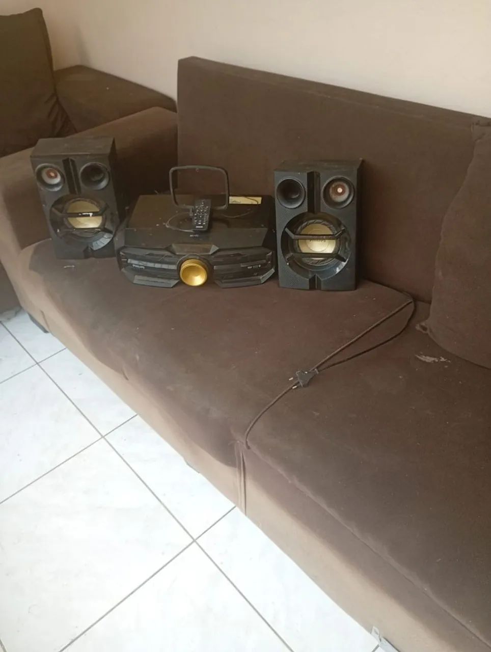 Vende-se Sofá em L e som Usados