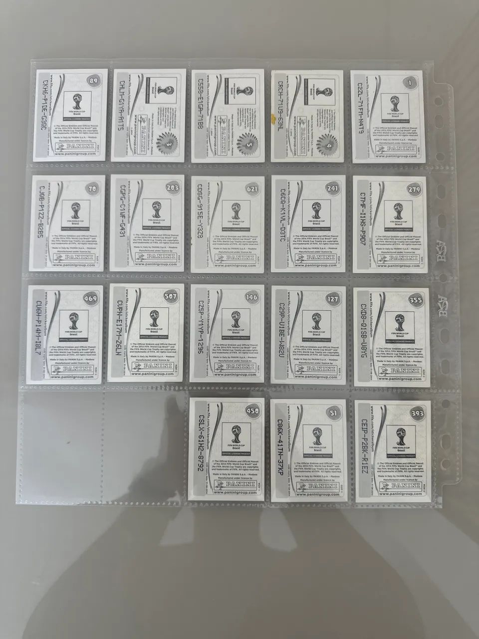 Figurinhas da Cola 2014 - Escudos e brilhantes - Foto 2