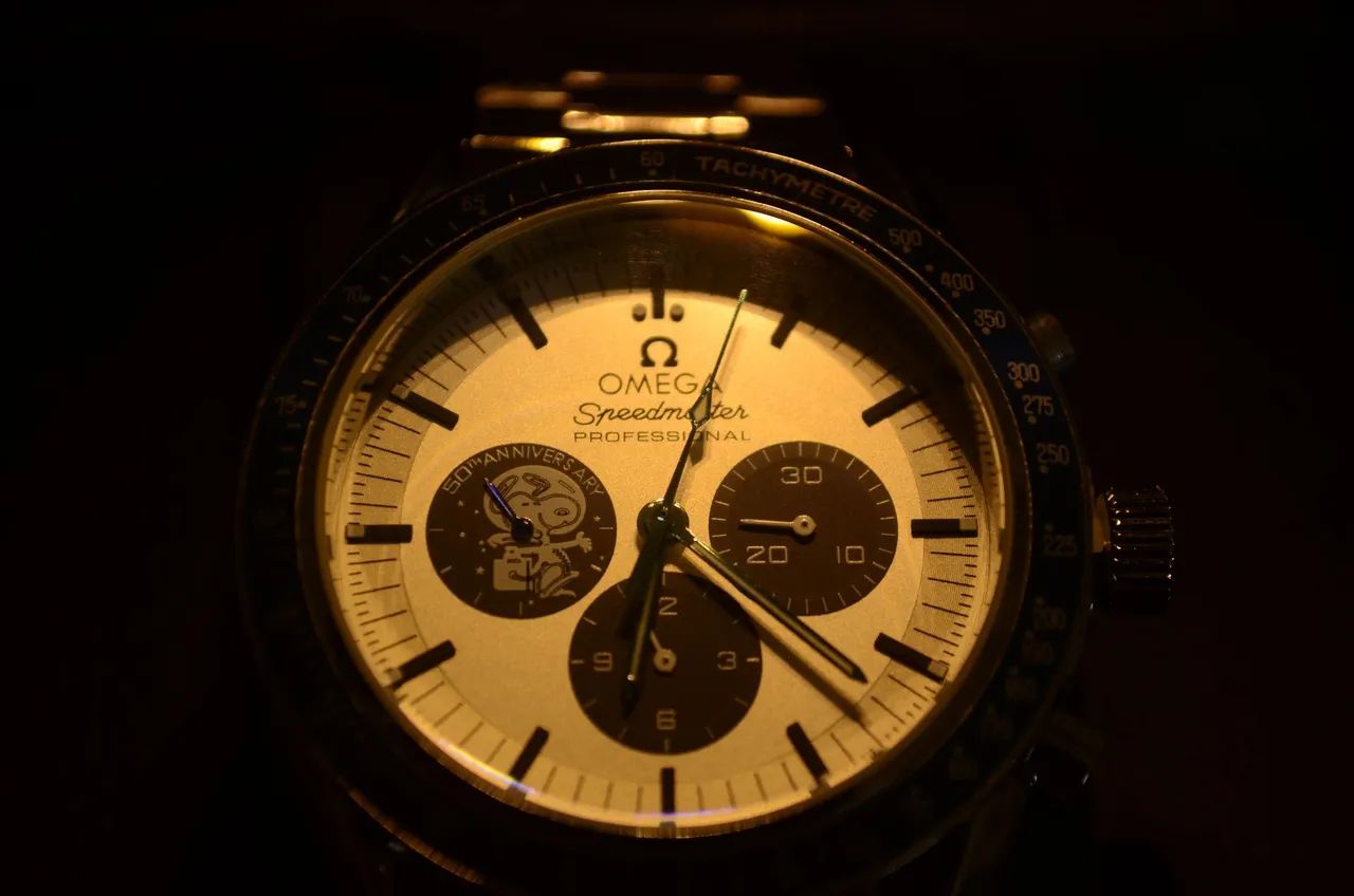 OMEGA SPEEDMASTER SNOOPY