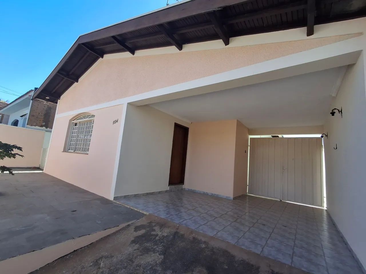 Casa em Pirassununga/SP Jd Lago - 2 dormitórios