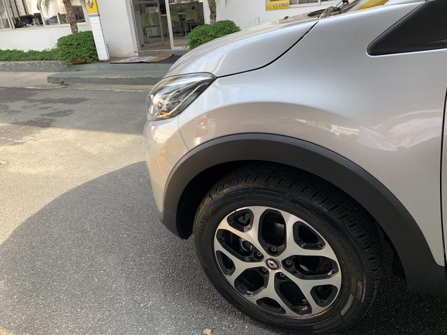 Captur Intense 1.6 16V Flex automática - Foto 9