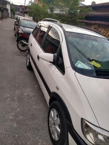 Zafira - Foto 2
