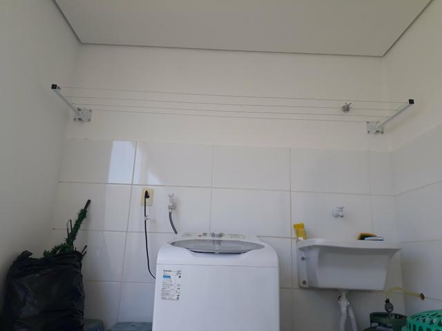 Varal para roupas retratil INSTALADO - Foto 6