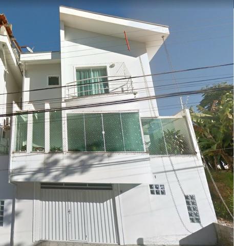 Lindo sobrado no bairro Ariribá em Balneário Camboriú 2 suítes e 2 vagas de garagem - Foto 2