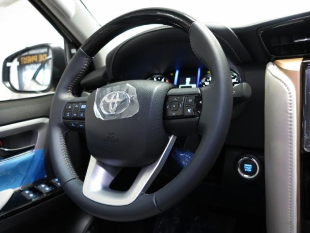 TOYOTA HILUX SW4 2.8 SRX DIAMOND 4X4 7 2019 - Foto 9