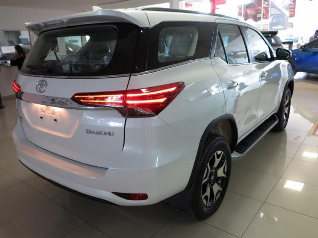 TOYOTA HILUX SW4 2.8 SRX DIAMOND 4X4 7 2019 - Foto 11