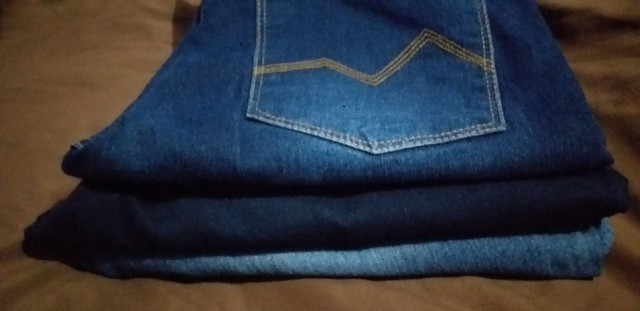 3 calças jeans por 100