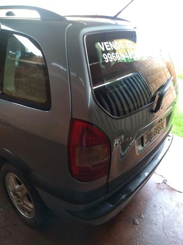 Vendo zafira CD 2.0 03/04 - Foto 7