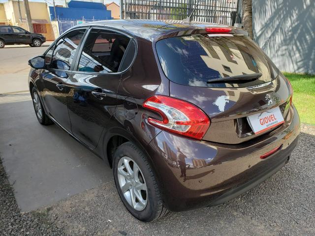 Peugeot 208 Active Pack 1.5 - Foto 6
