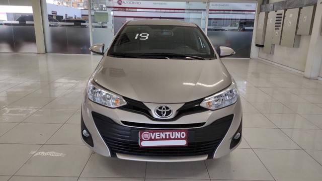 CONCESSIONÁRIA FIAT VENTUNO / YARIS XS 1.5 CVT 18/19 BAIXO KM