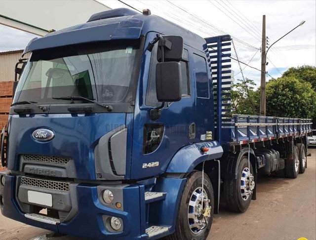 FORD CARGO 2429 CARROCERIA BITRUCK 2013