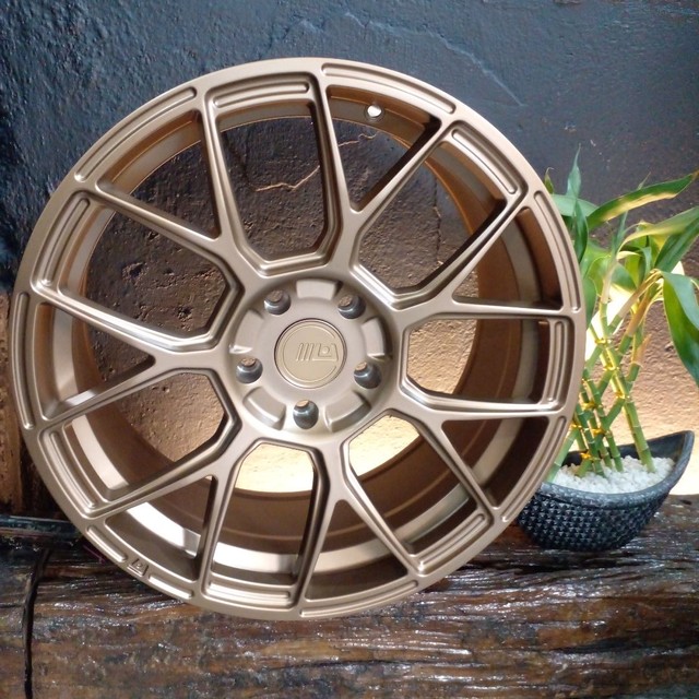 Roda montegi racing aro 18 tala 8,5  5x112 5x114