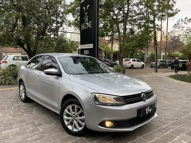 VOLKSWAGEN JETTA 2.0 COMFORTLINE FLEX 4P TIPTRONIC