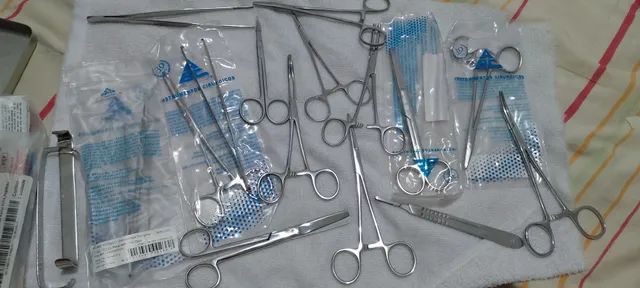Materiais cirúrgicos 20 peças 