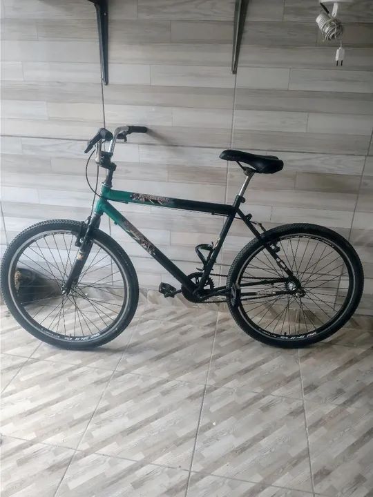 Bicicleta aro 26 em ótimo estado, freio V-Brake