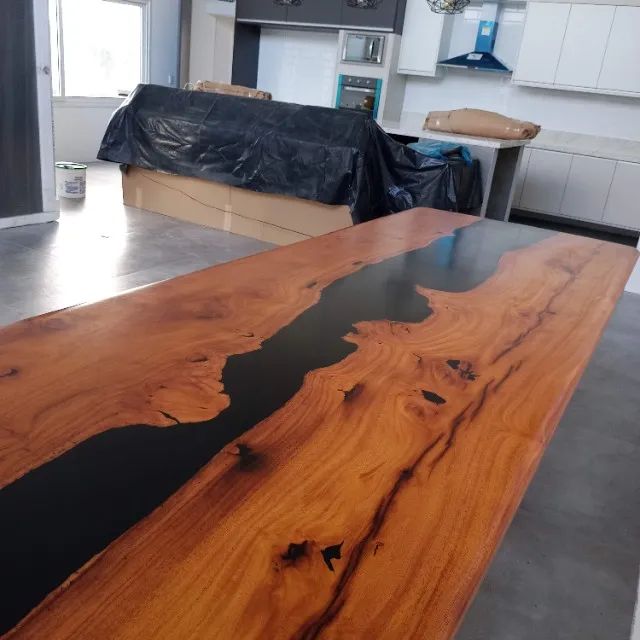 Mesa de jantar em madeira resina - Foto 2