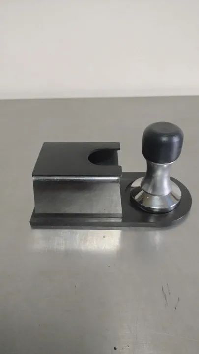 Tamper com suporte em inox