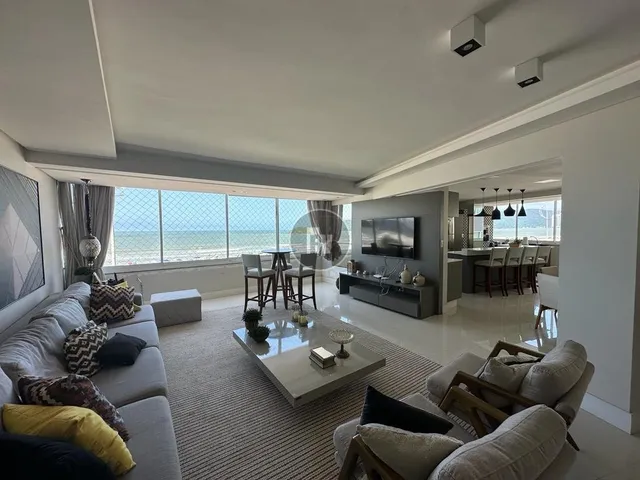 Apartamento Frente Mar 3 Suítes Decorado á Venda no Centro de Balneário Camboriú