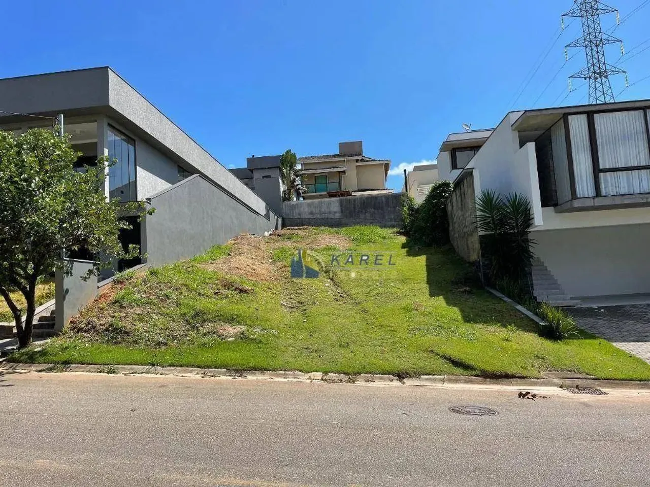 TERRENO à VENDA em CONDOMÍNIO FECHADO TIPO CLUBE no INTERIOR a 80KM de SÃO PAULO.