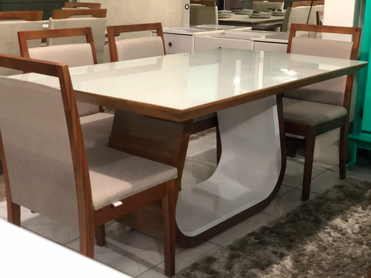 Mesa de Jantar com Cadeiras de madeira  - Foto 3