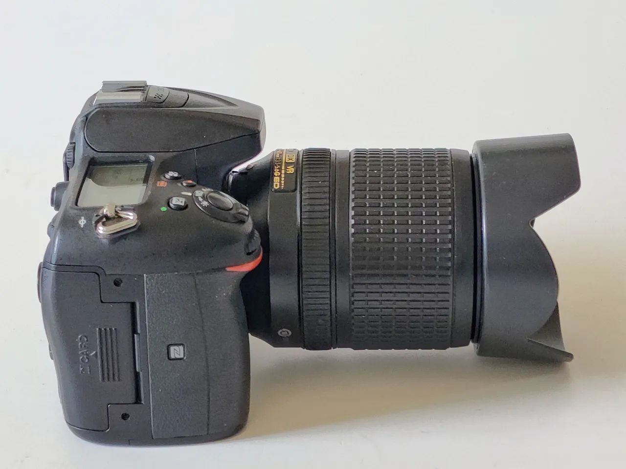 Nikon D7200 Camera with 18-140mm Lens64303753947009123