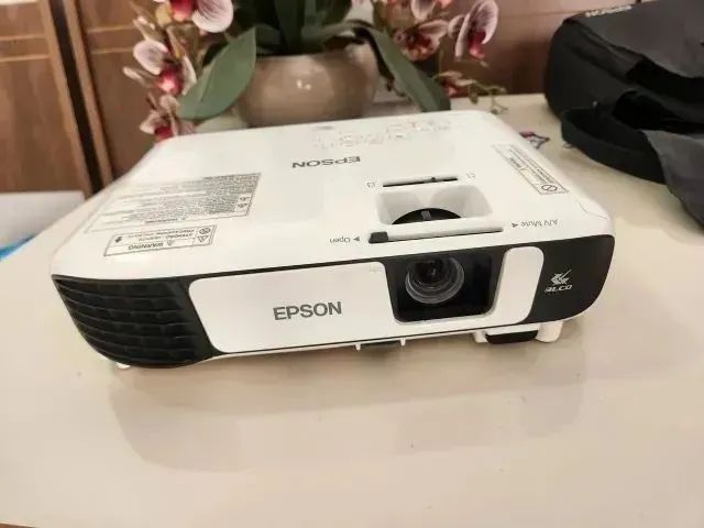 Projetor Epson Powerlite S41+ super novo com Bolsa + Tela automatica 100 polegadas - Foto 3