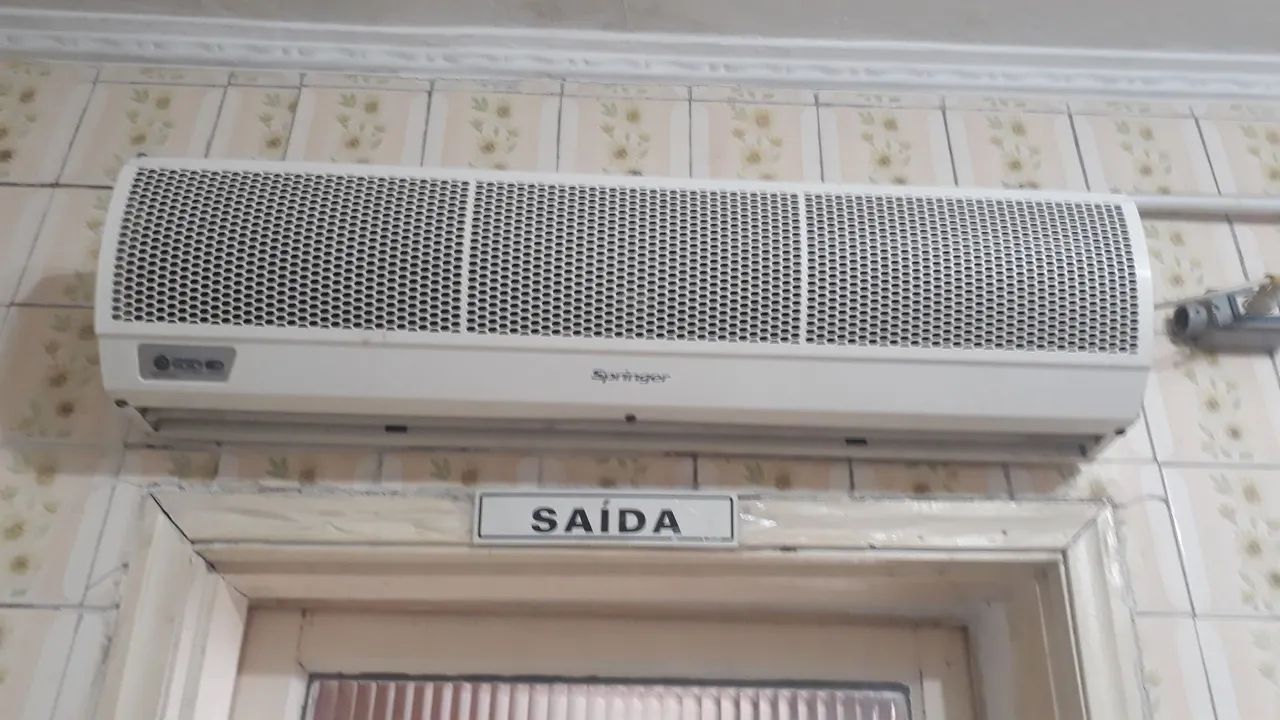 CORTINA DE AR SPRINGER 220 V USADA