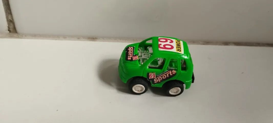 Mini carrinho com fricção - Foto 4