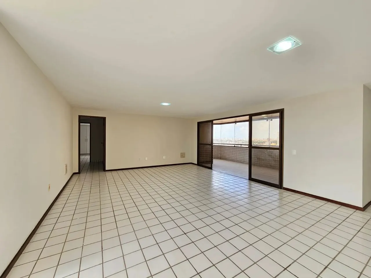 Apartamento 4 suítes com mais de 200m2 em Lagoa Nova