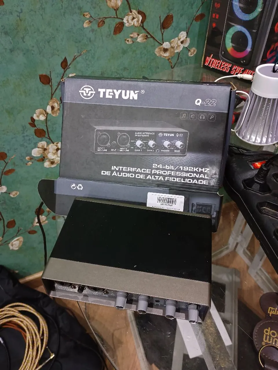 Interface de Áudio TEYUN Q-22 nova na caixa