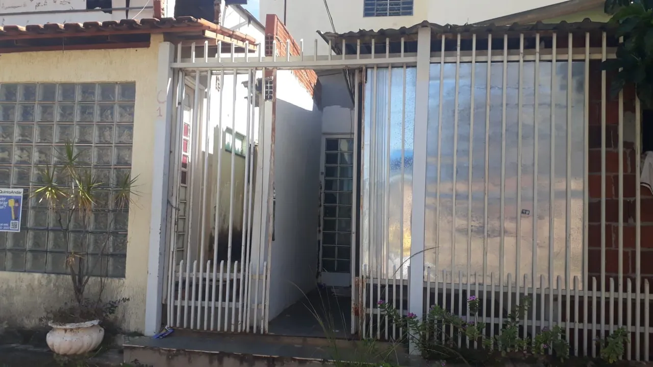 Casa bem localizada