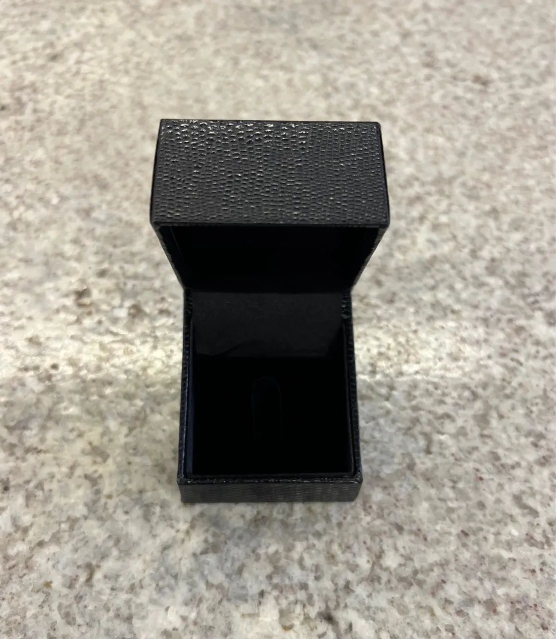 CAIXA DE ANEL (COURO TEXTURIZADO) - Foto 3