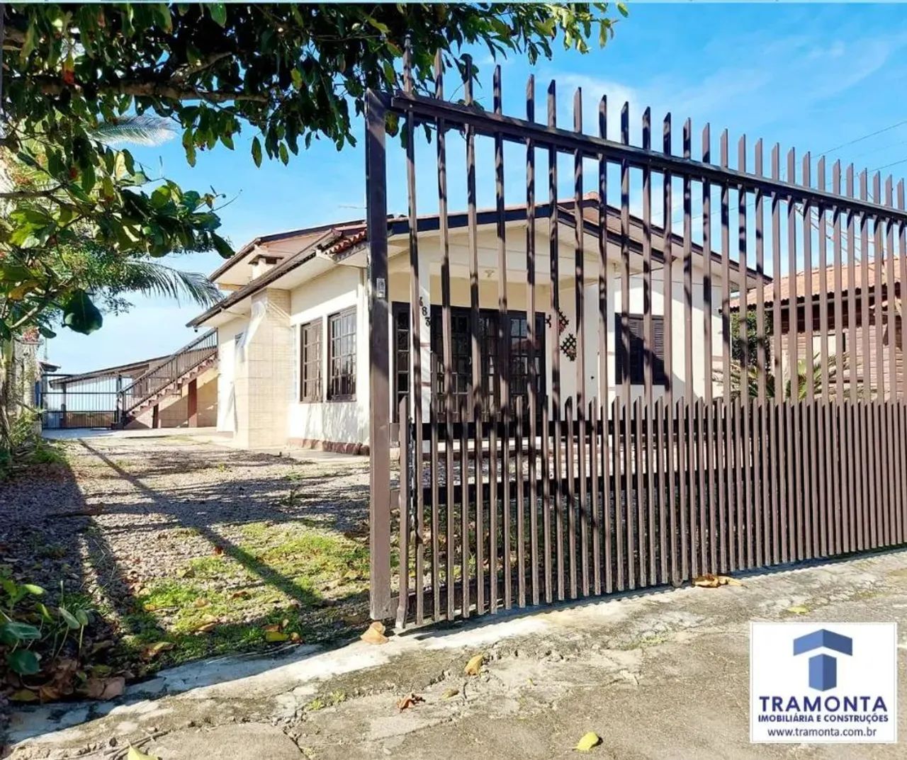 CASA + 02 KITNETS A VENDA NA PRAIA A 50m DO MAR - ACEITA FINANCIAMENTO BANCÁRIO - Foto 3