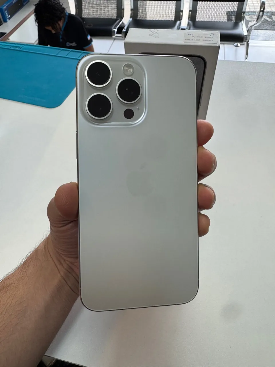 iPhone 15 Pro Max 256GB Branco | Bateria 96% | Garantia Apple até Junho/2025 | IMPECÁVEL