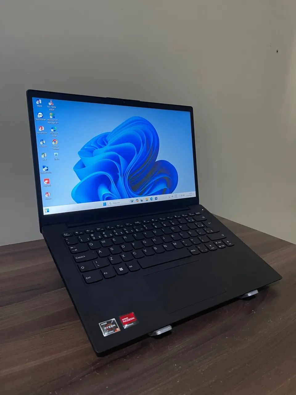 NOTEBOOK LENOVO RYZEN 3 5400, 8GB RAM, SSD 256GB (NOVO) - Foto 3